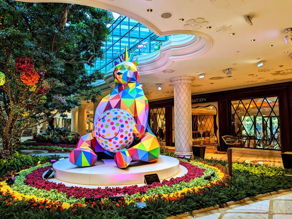 Smiling King Bear | Wynn